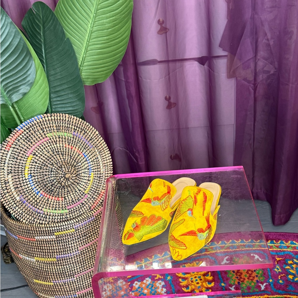 Yellow Italian Embroidered Women's Mules size 9